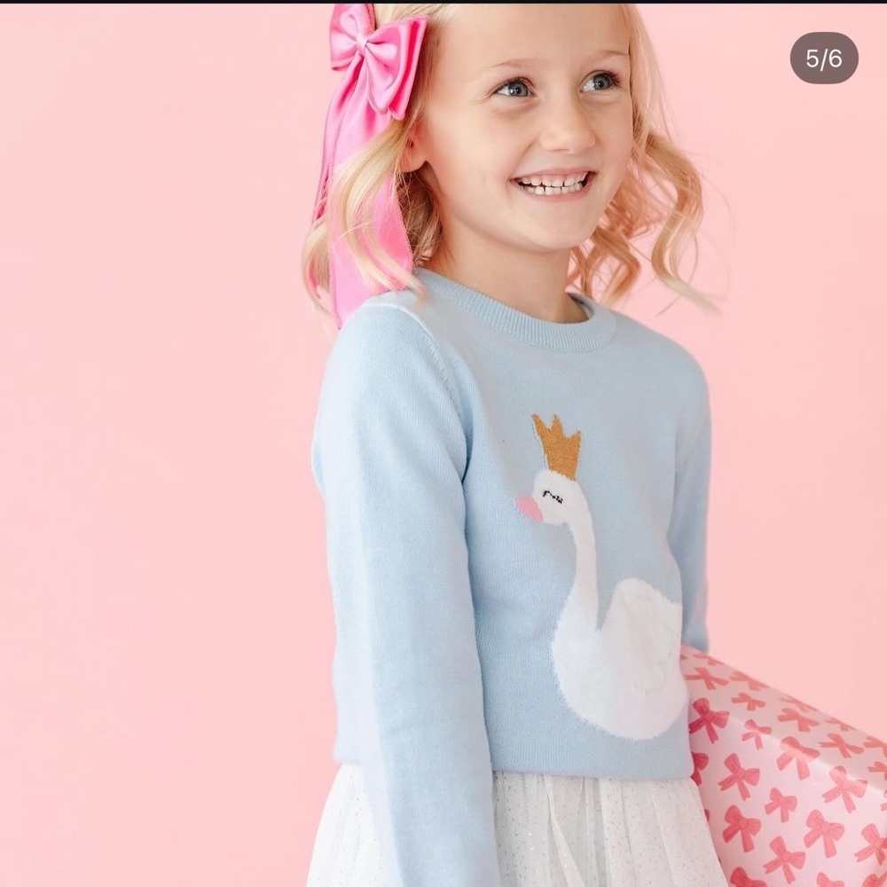 Little Stocking Co Girlhood Swan Sweater Jumper Size 4/5 Blue  Cold Winter